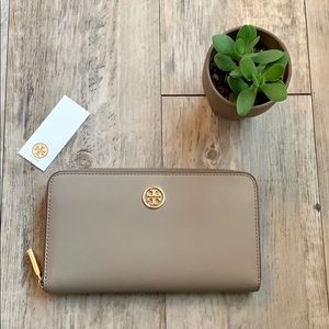 Tory Burch Robinson Continental Zip Wallet